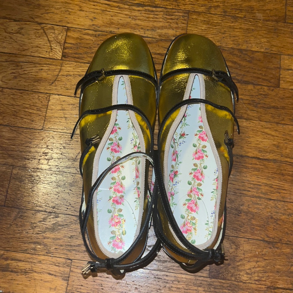 Gucci Woman Gold Leather Pumps Size 10.5